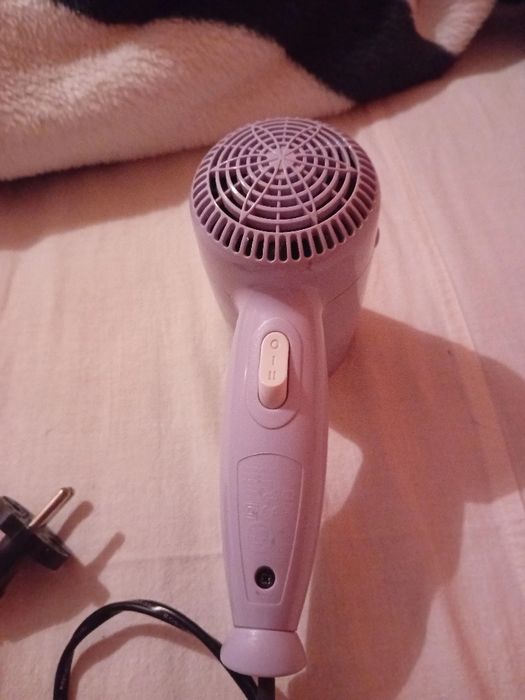 Сешоар Philips compact 1300