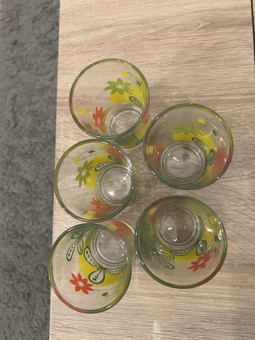 Чаши за Вода на Цветя