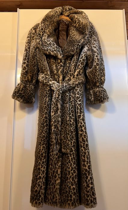 Дълго палто от изкуствена кожа