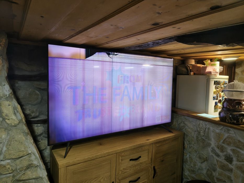 Телевизор Самсунг 75 инча с развалена матрица