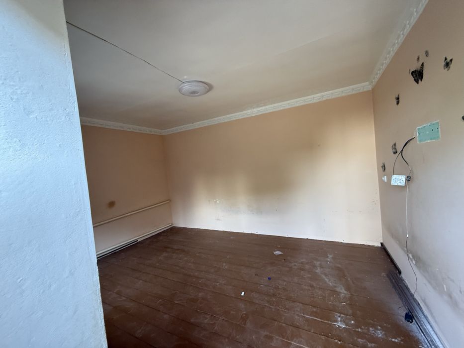 Baxt shaxar markazida uy zudlik bilan sotiladi