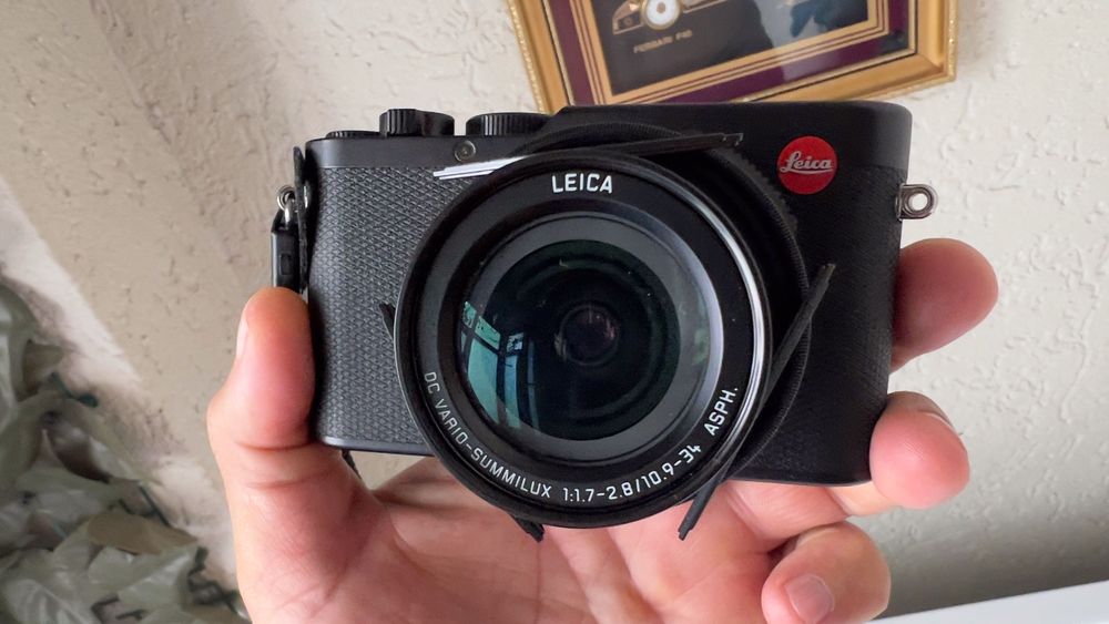 Leica D-LUX 8 Aparat Foto Compact Obiectiv Summilux 10.9–34mm F1.7-2.8