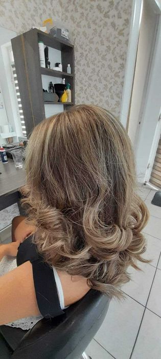 Salon de înfrumusețare Zorilor!