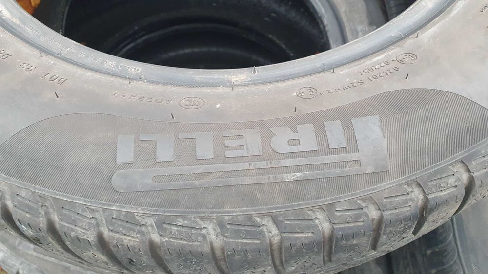 2 anvelope, cauciucuri iarna Pirelli 215 60 R16