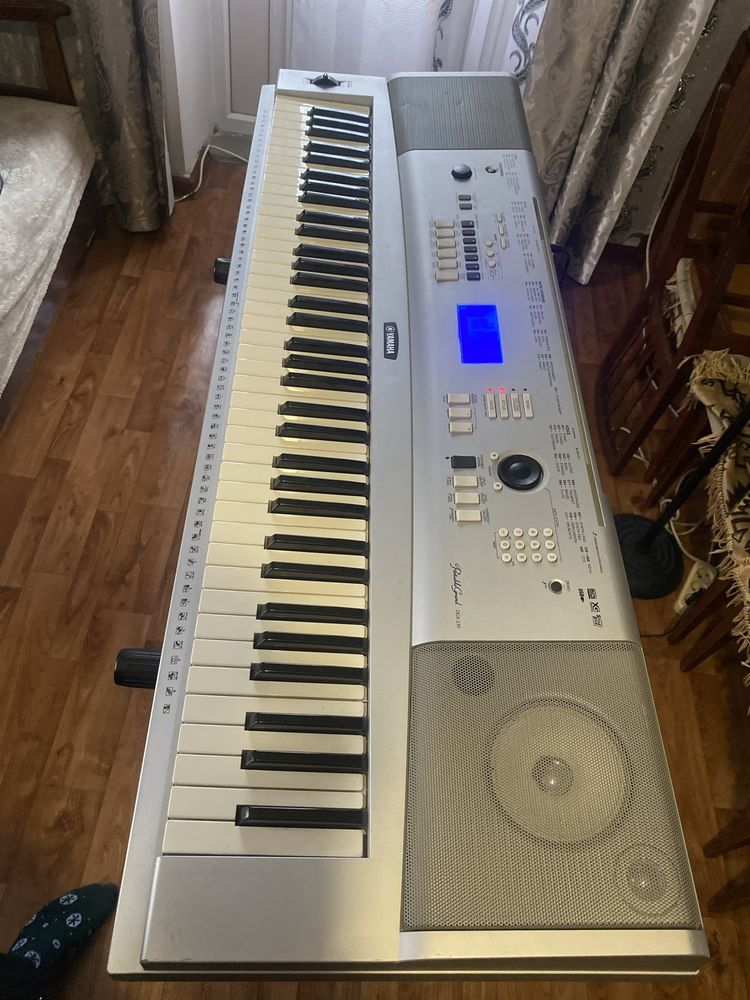 Синтезатор Yamaha DGX 230