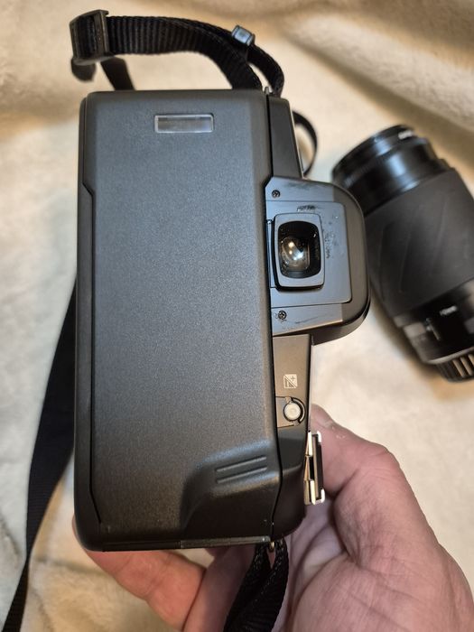 SLR Pentax Z10 cu doua obiective