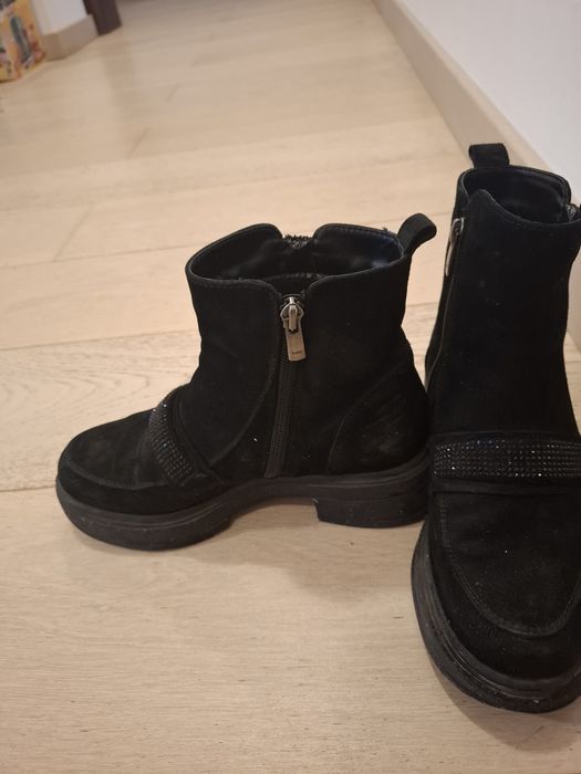 Vand botine de iarna dama marimea 35