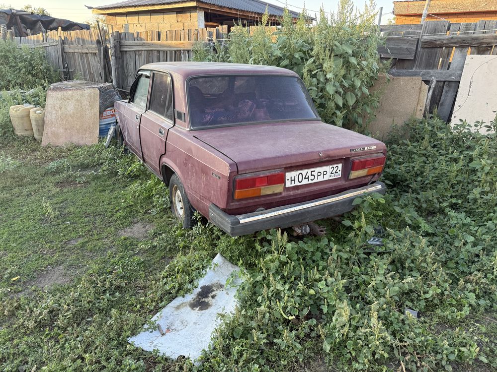 Продам жигули.можно на запчасть