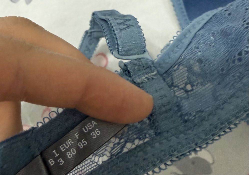 Комплект женского кружевного белья темно-голубого цвета