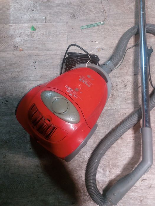 Продам пылесос, состояние на фото