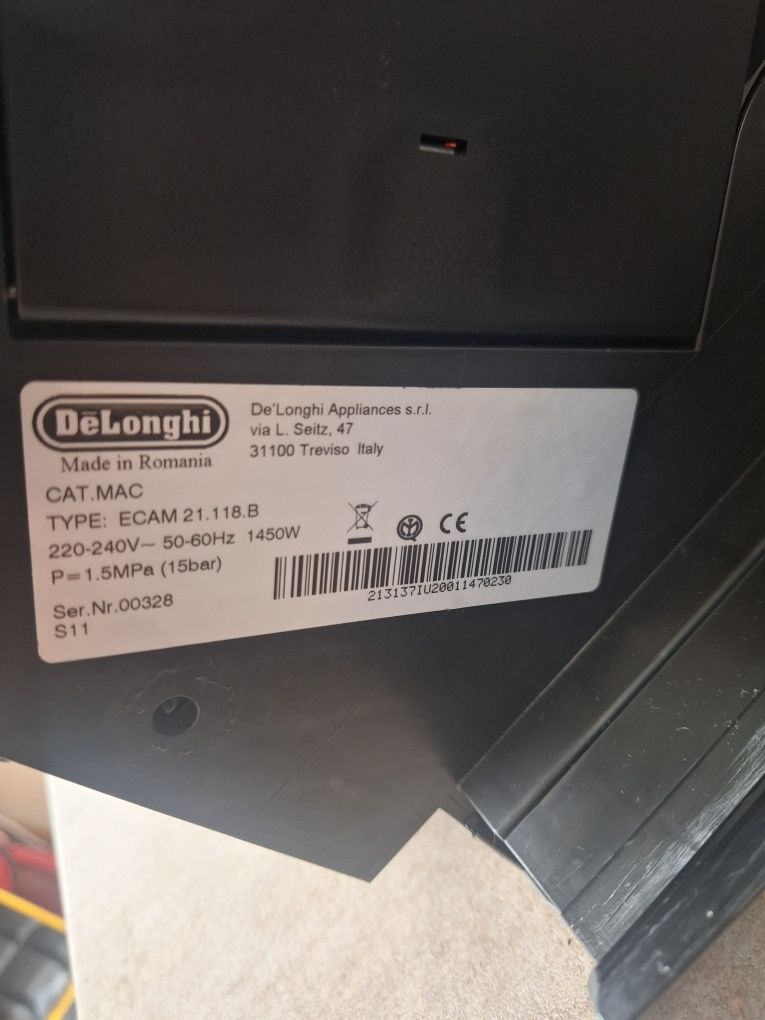 Продавам кафемашина Delonghi magnificaS  ЕCAM 21.118.B