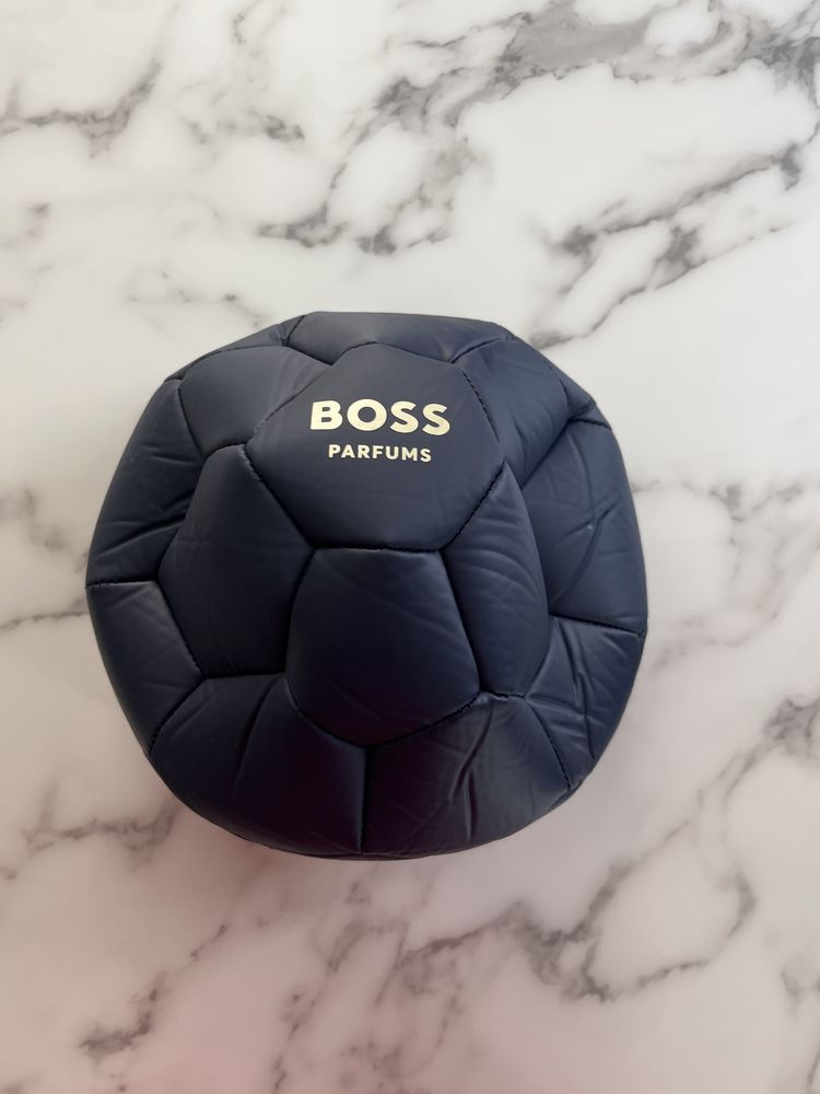 BOSS фитболна много красива топка