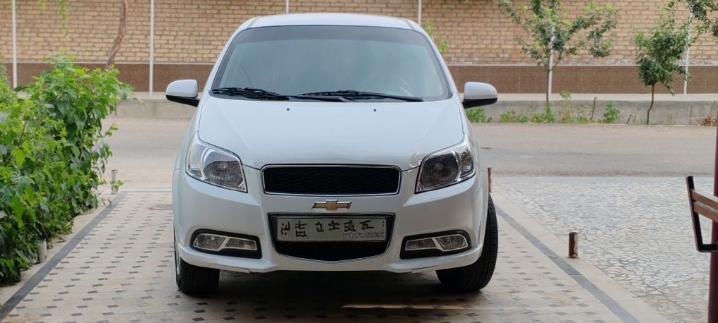 Автомобиль Nexia Ravon R3