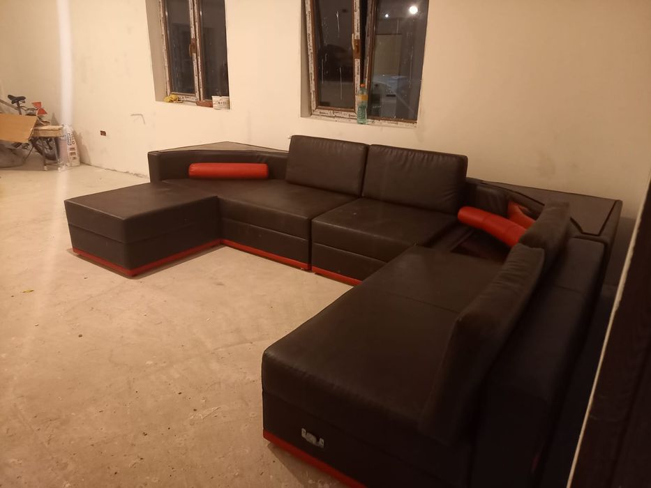 Colțar in formă de U plus masa din sticla