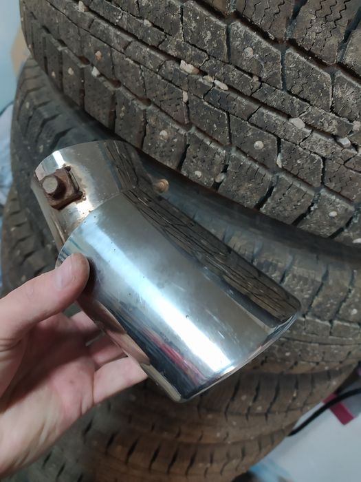 Продам домкрат гидравлический и насадки на глушитель