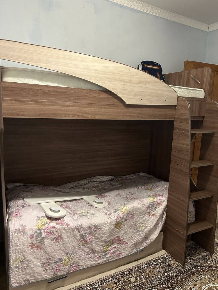 Продам 2х ярустную кровать