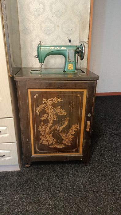 Швейная машинка в хорошем состояниии