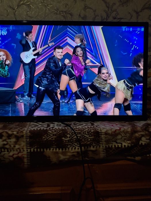 Телевизор Кроун  30