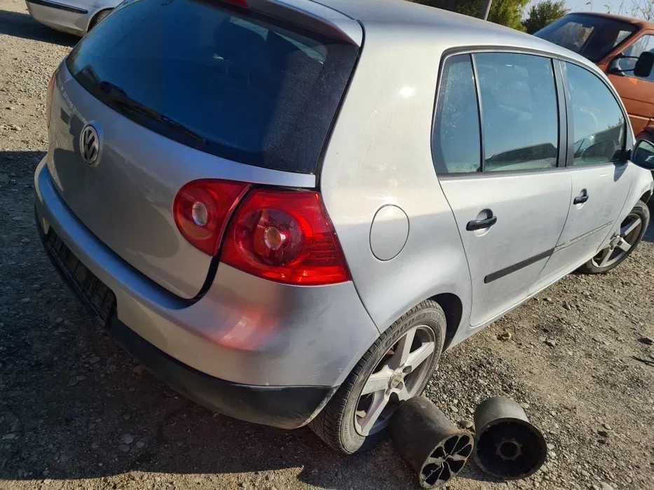 Dezmembrez/piese VOLKSWAGEN GOLF 5