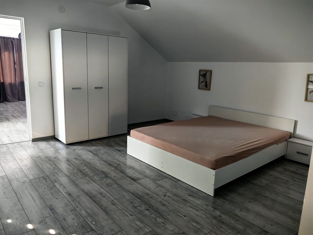 Casa ultracentrala de închiriat