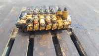 Distribuitor hidraulic spate buldoexcavator Caterpillar 428 , 438