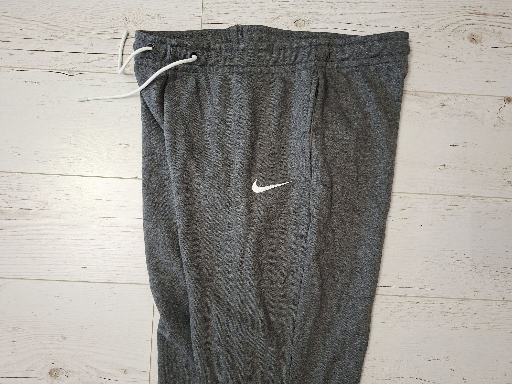 Nike-Ориг. Долнище Ново!