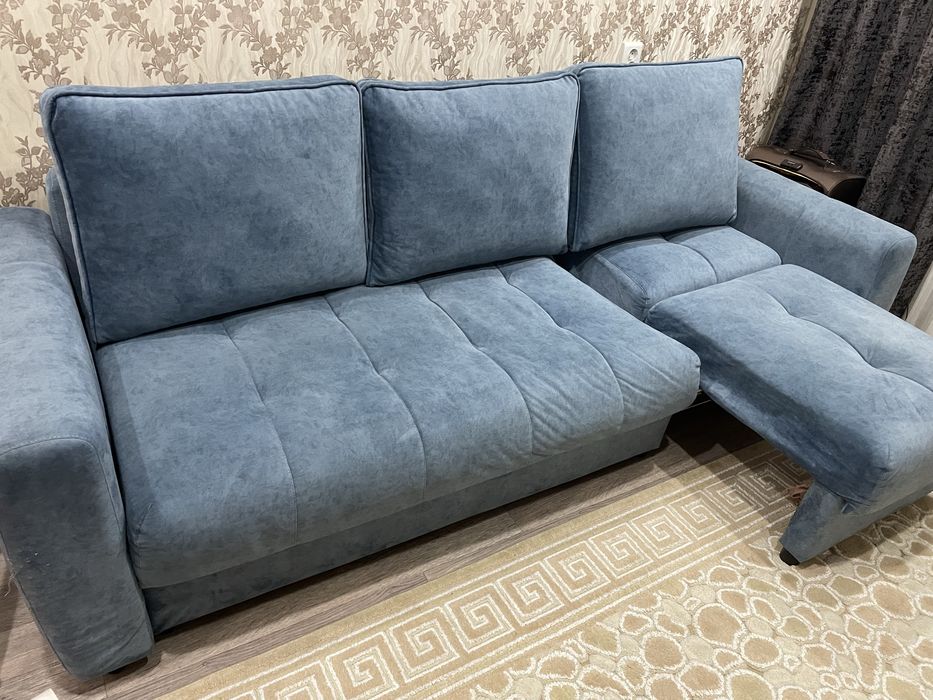 Продам диван 210 на 140 и подлокотники по 17 см