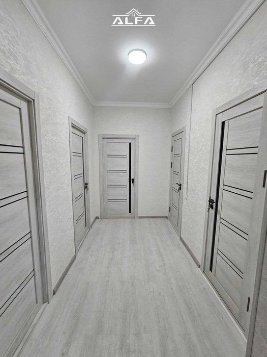 Buxoroda kvartira sotiladi 2 xonali 84m² 4-qavat.