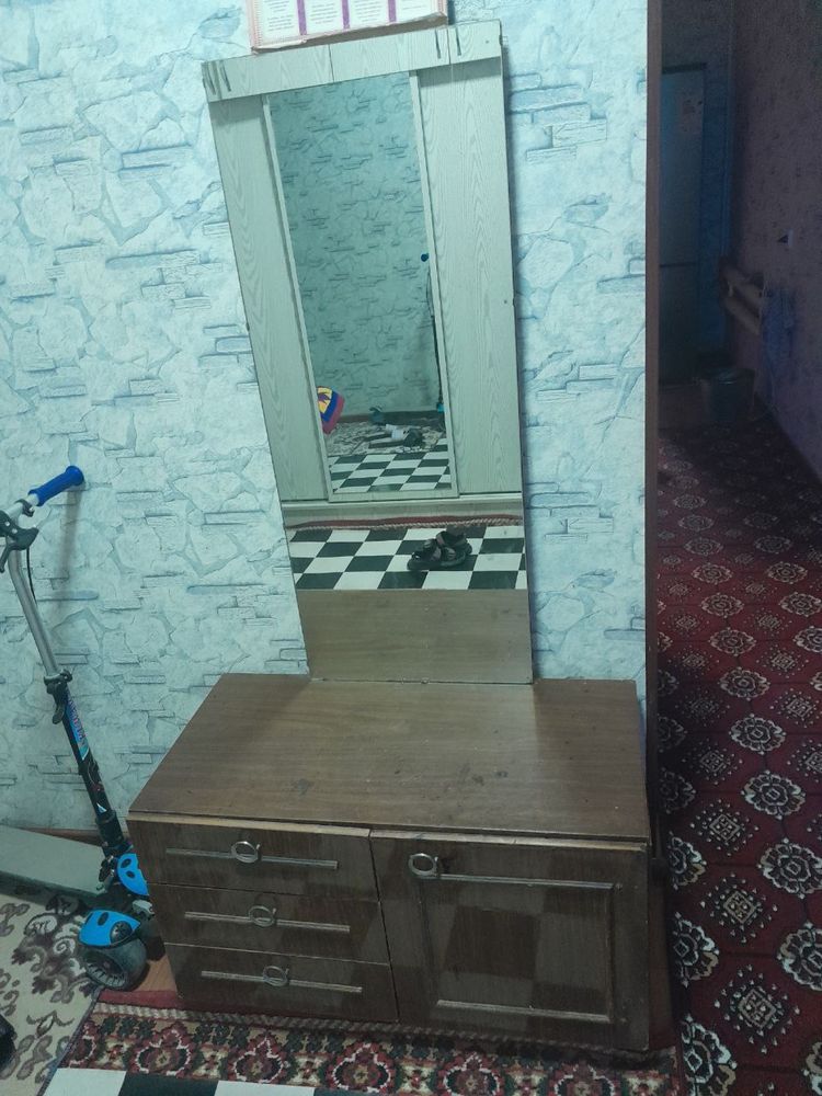 Трюмо сатылады бурынгы