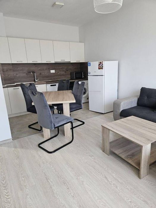 За първи наематели!Слънчев двустаен апартамент в жк. Христо Смирненски