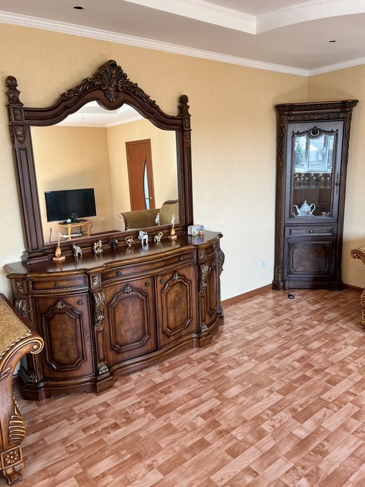 Продам комод и сервант