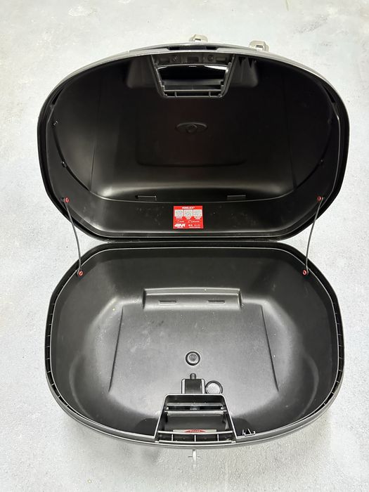 Topcase Givi, hornet PC36.