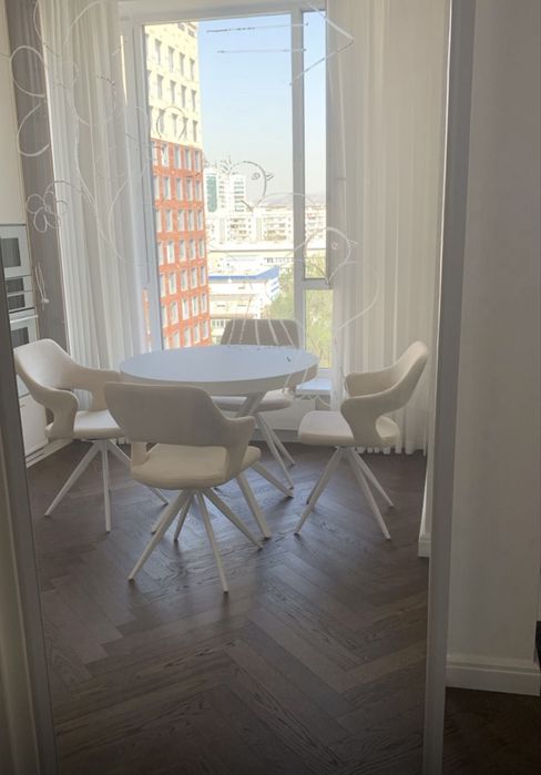 Стол круглый плюс 4 стула