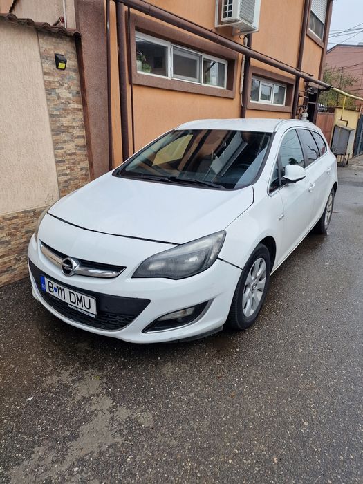 Opel Astra j an 2016 , motorizare 1.6 diesel consum foarte mic