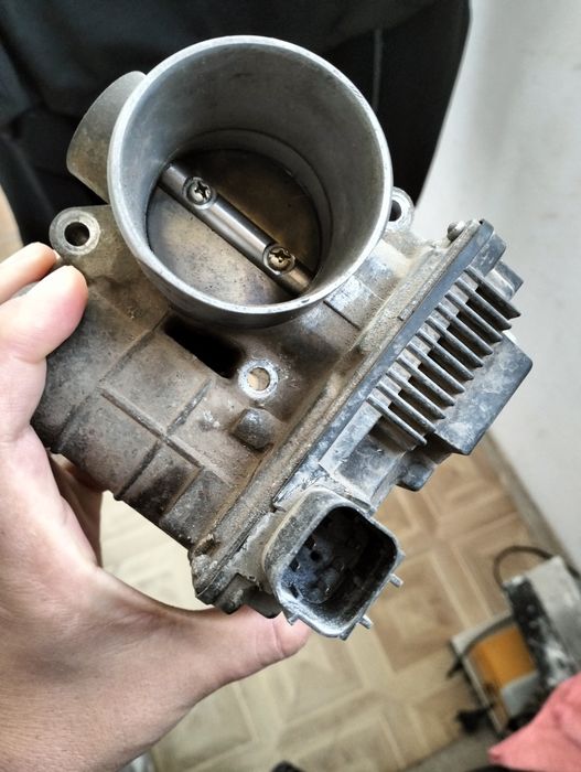 Дроссельная заслонка