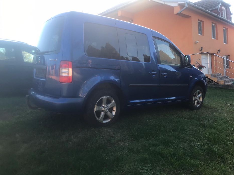 Volkswagen Caddy 2.0 TDI – 105 CP | An 2009 | Stare excelentă!