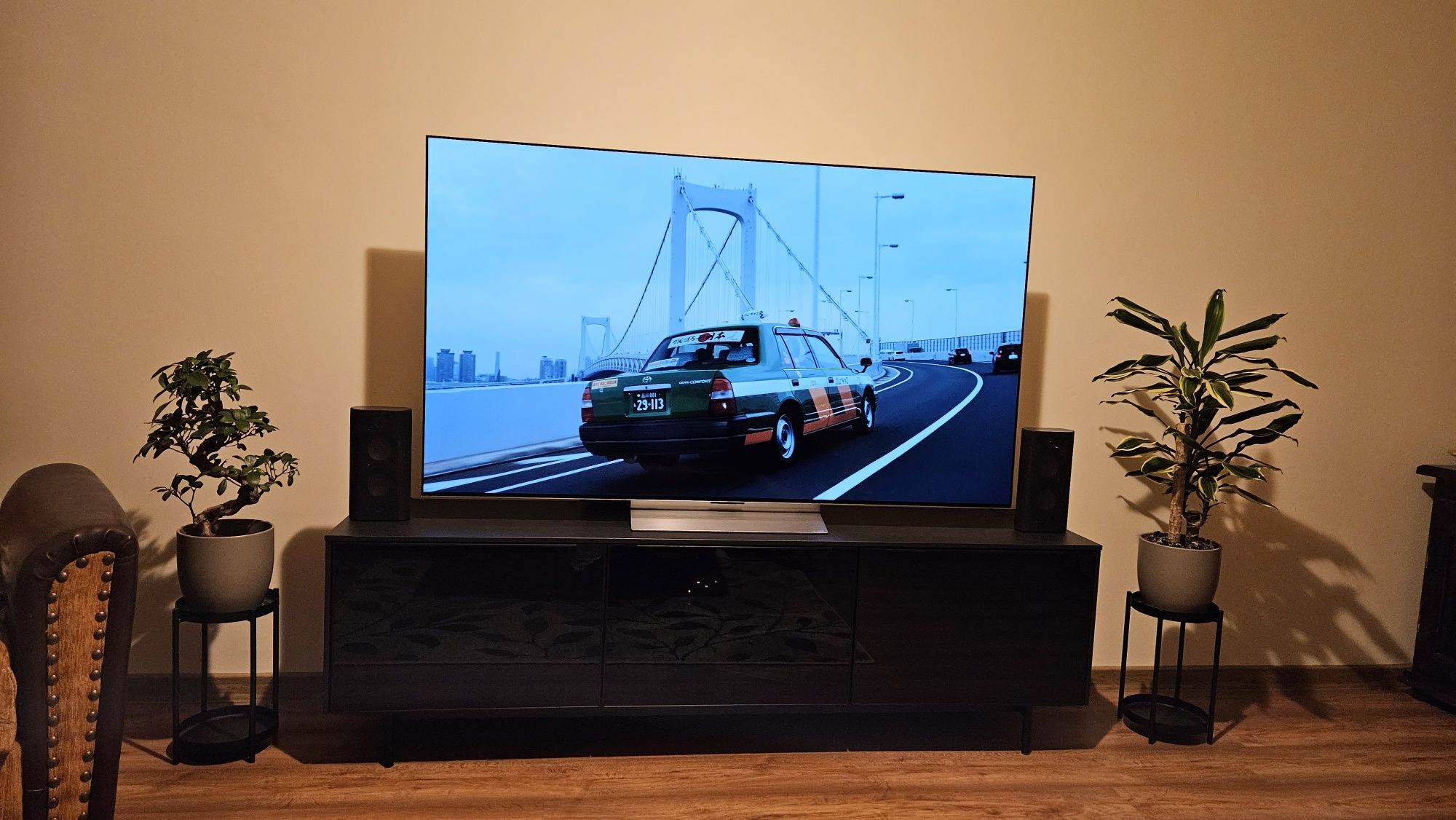 LG OLED C2 65 inch