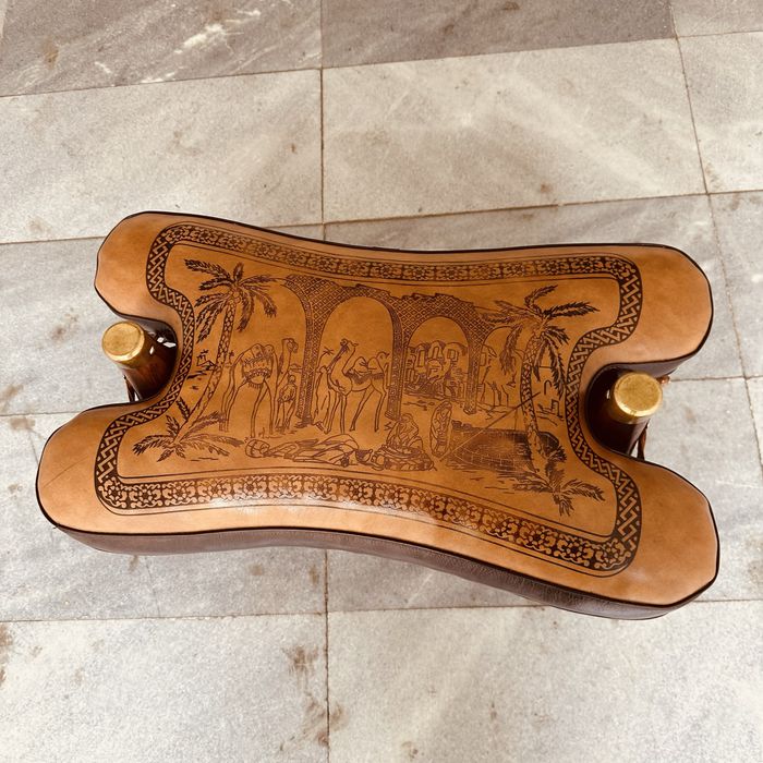 Ръчно изработена ориенталска табуретка от естествена кожа