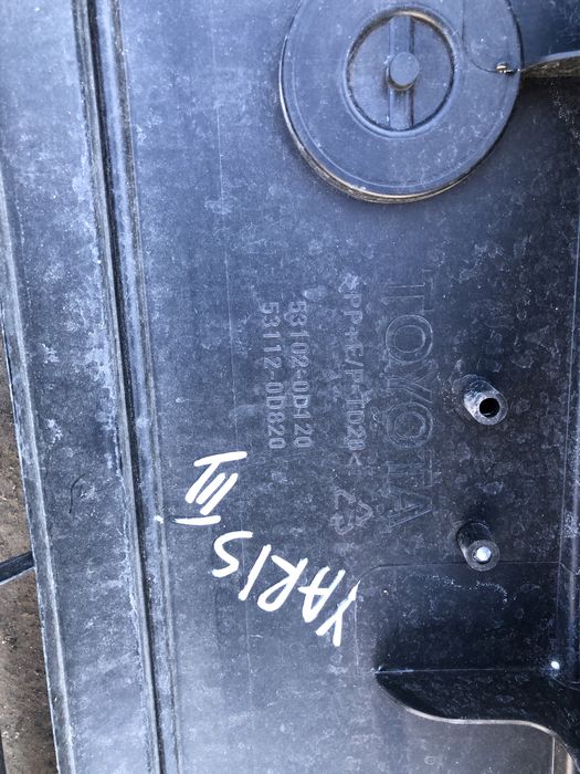 Решетка Toyota Yaris 3