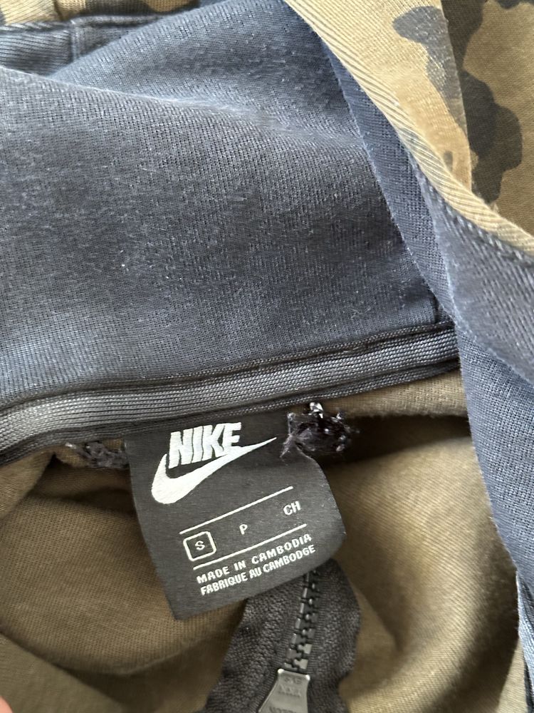 Nike Camo Print Tech Fleece Men's Hoodie Оригинално! CJ5975-222