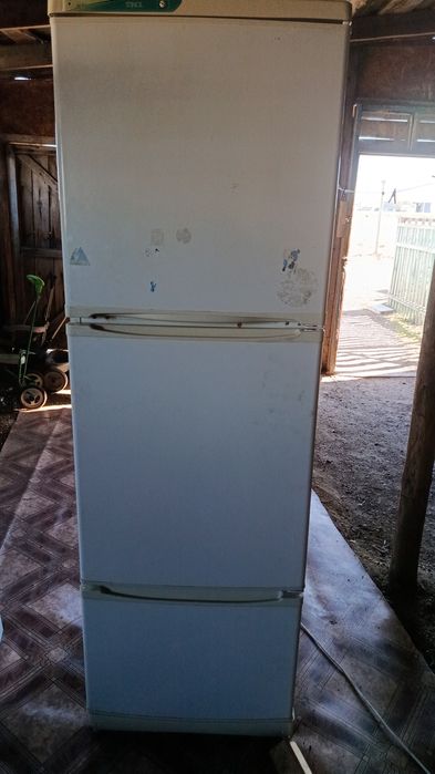 Продам холодильник Стинол работает отлично.