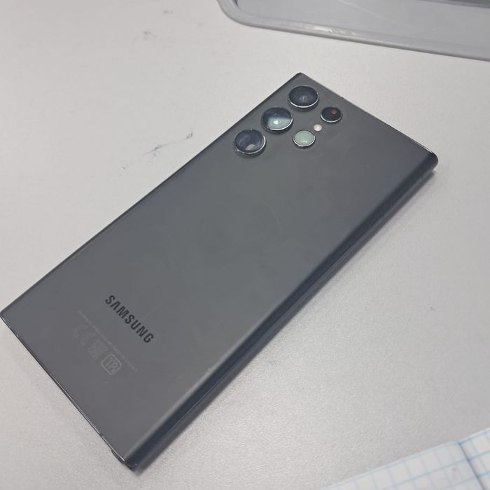 Продам Samsung S22 Ultra