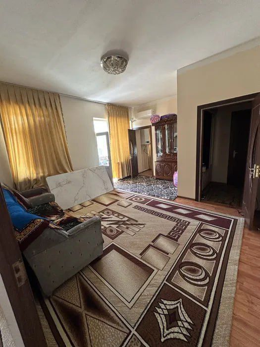 2/5/7. Сергели 6а. Дом кирпичный, квартира 48 м². До метро - 800 м.