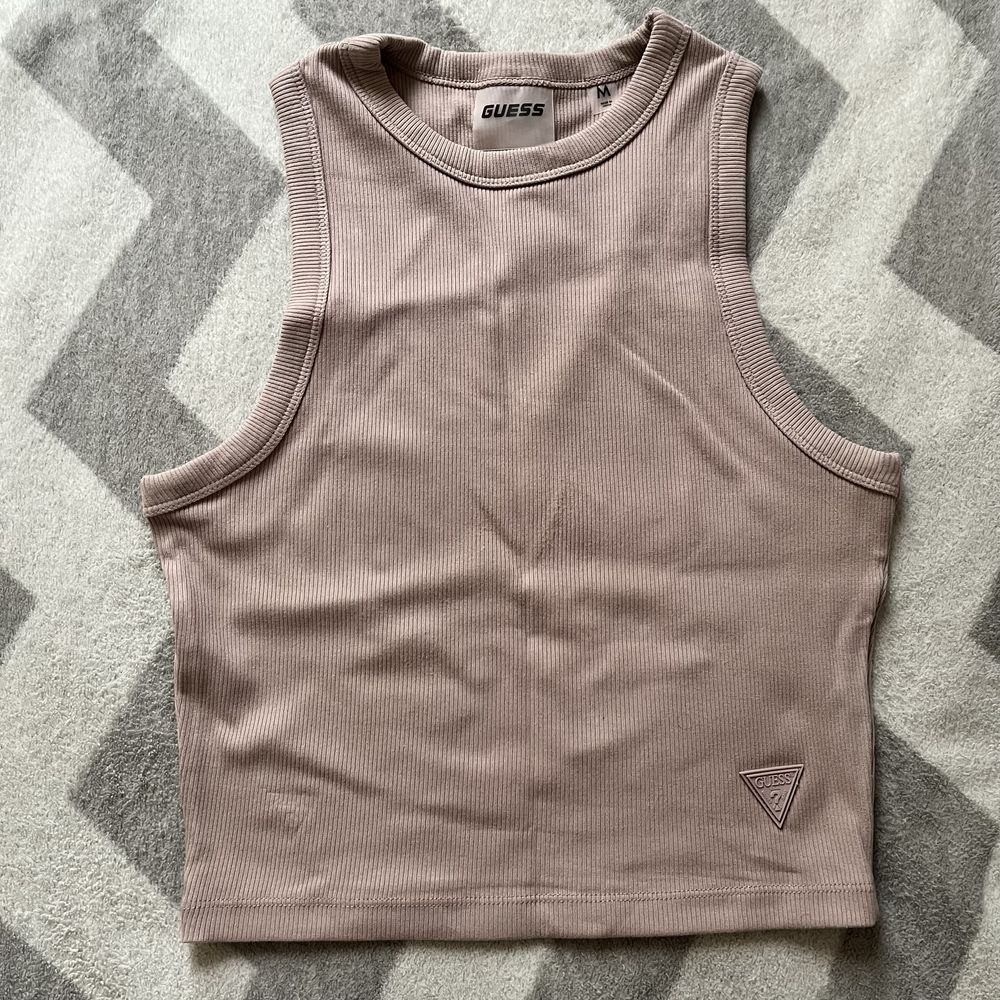 Тениски Zara, Guess, Calvin Klein, Tommy Jeans