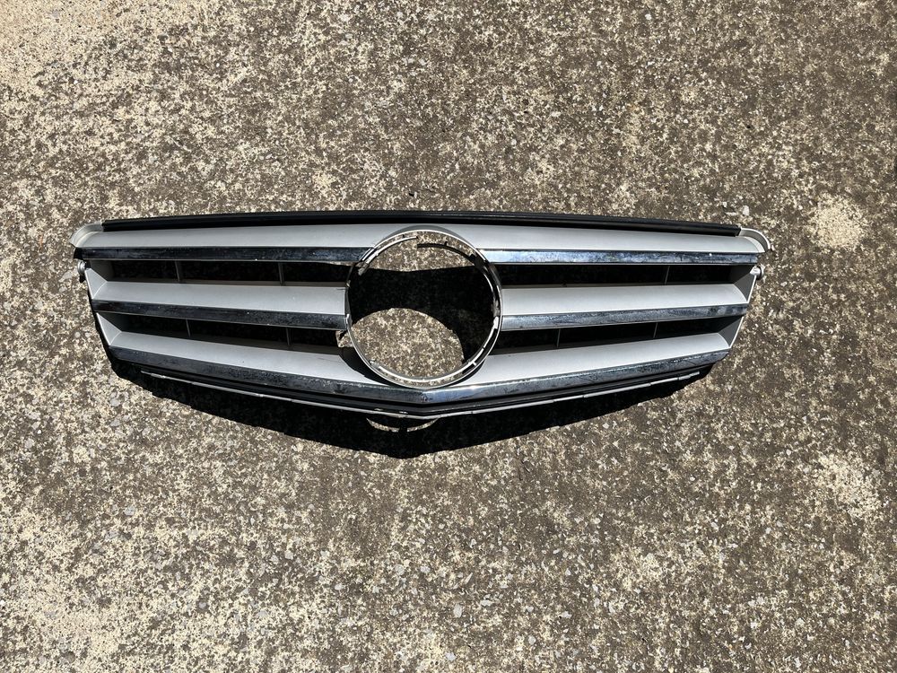 Решетка за Mercedes  C-Class W204