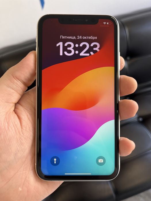 Продам iPhone XR