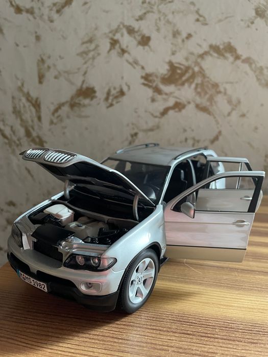BMW X5, BMW 7 Series Kyosho Мащаб 1:18 Модели от метал