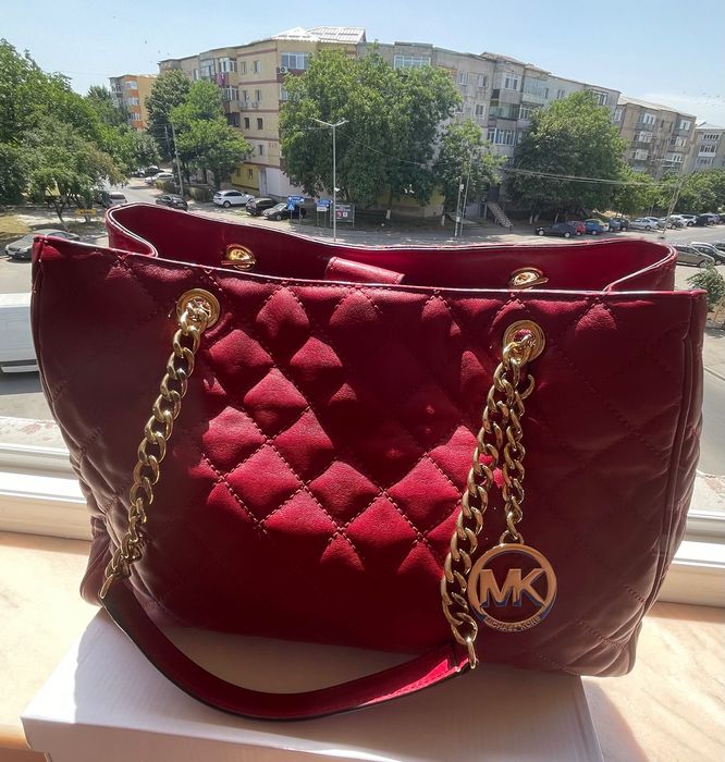 Poșetă damă în stare perfectă.