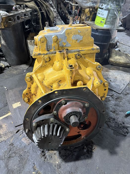 Продам коробку на бульдозер