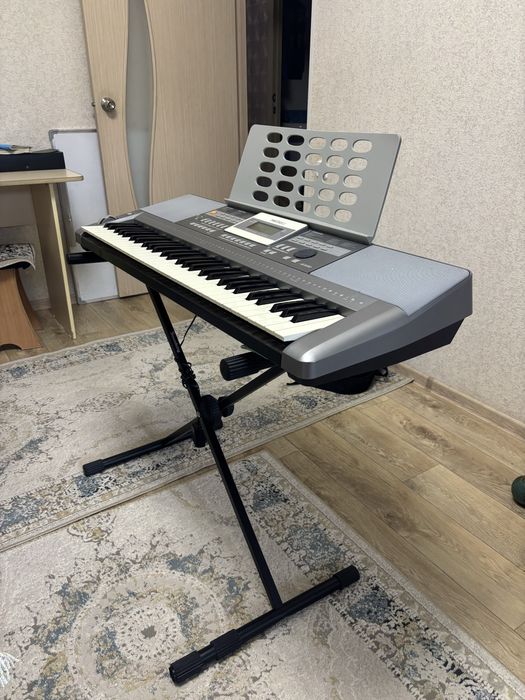 Продам синтизатор + подставка